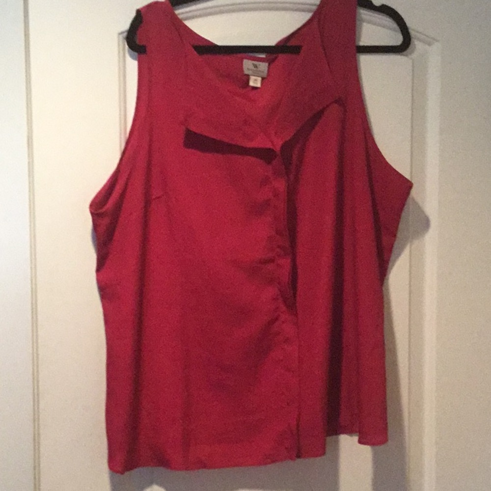LAST CHANCE! Sleeveless blouse by Worthington.